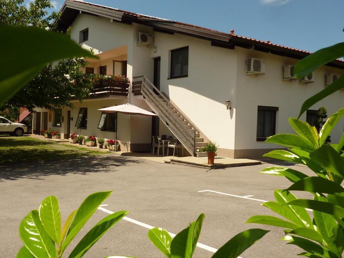 Rooms Gril Postojna Εξωτερικό φωτογραφία